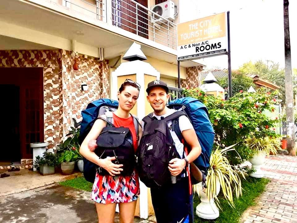 אנוראדפורה The City Tourist Hotel מראה חיצוני תמונה